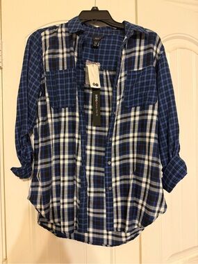 intro. Blue and White Plaid Button-Down Shirt